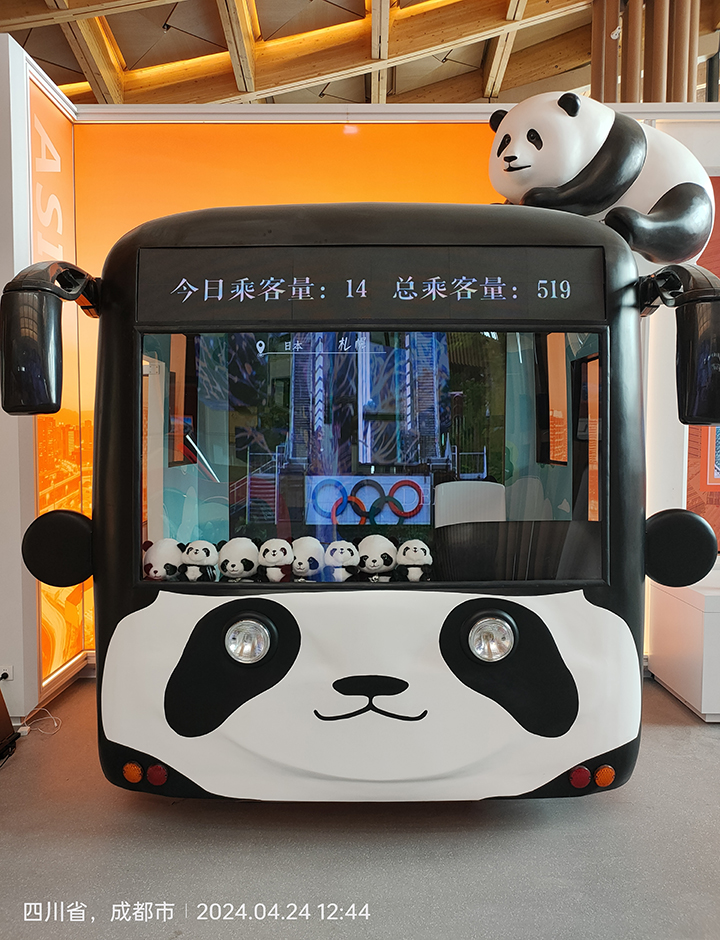 成都LED顯示屏:游覽車上的流動風景 | 成都LED顯示屏